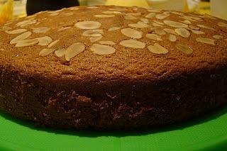 Torta soffice all'arancia e mandorle