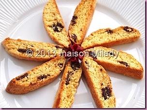 Taralli alle gocce di cioccolato simili a Cantucci