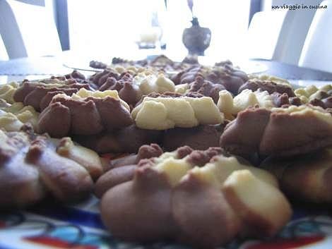 Biscotti vaniglia e cioccolato facili e veloci con sparabiscotti