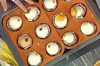 Dolcetto nell'ovetto con cioccolato e crema di uova