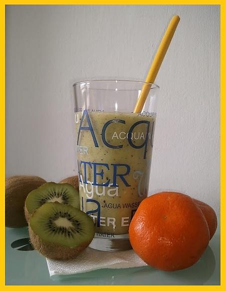 Succo multivitaminico fatto in casa con frutta fresca