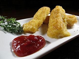 Impanato e fritto con marmellata di pomodoro e menta