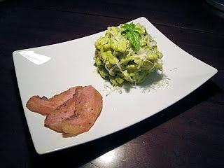 Casarecce con pesto di zucchine e guanciale croccante