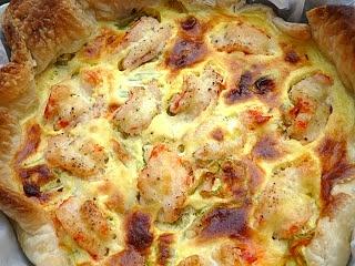 Torta salata con fiori di zucca e gamberi