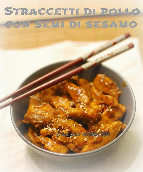 Salto in cina: straccetti di pollo con semi di sesamo e pepe di sichuan
