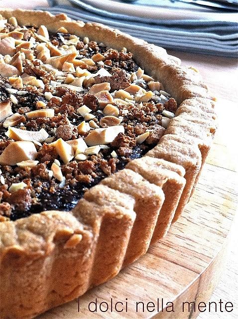 Crostata al cioccolato, amaretti e mandorle