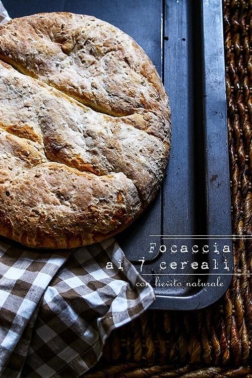Focaccia ai sette cereali con lievito naturale