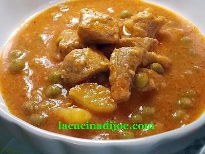 Spezzatino di vitello semplice con purè di patate