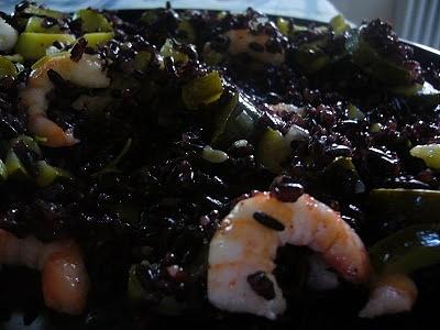Riso nero con zucchine e gamberi