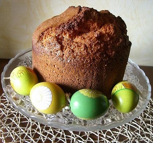 Pizza cresciuta per la colazione di Pasqua