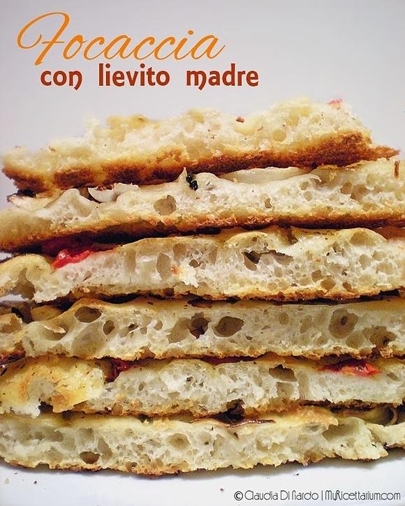 Focaccia con lievito madre impasto in ciotola