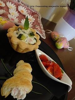 Cannoli salati con robiola, speck e erba cipollina