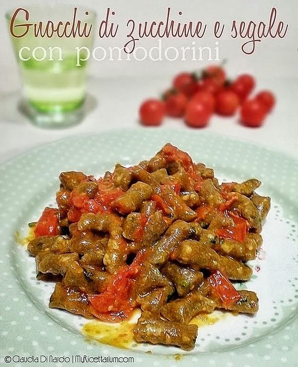 Gnocchetti di zucchine e segale con pomodorini