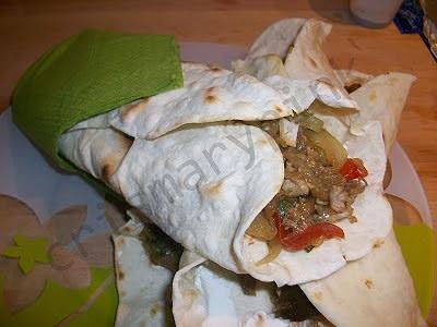 Tortillas con fajitas di verdure e carne