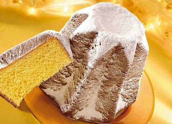 Coppette di pandoro con crema al mascarpone e frutti rossi