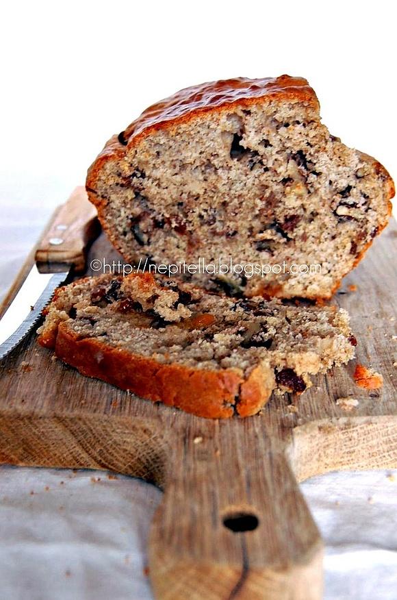 Pane alle noci con uvetta