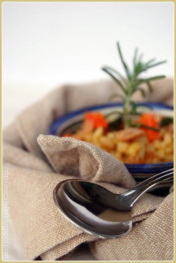 Riso integrale con tonno e verdure alle spezie
