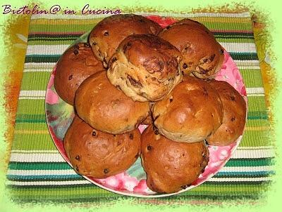 Pangoccioli e panini al latte con gocce di cioccolato