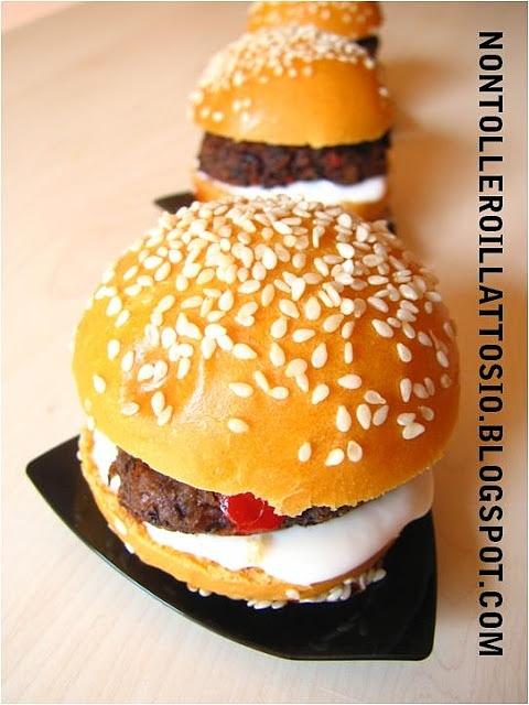 Mini veg-burger con salsa allo yogurt
