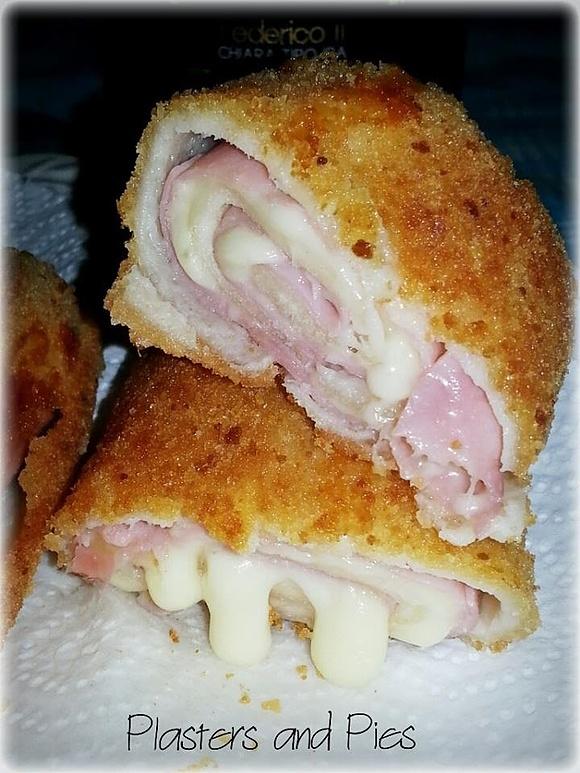 Rotolini di pane ripieni per tramezzini