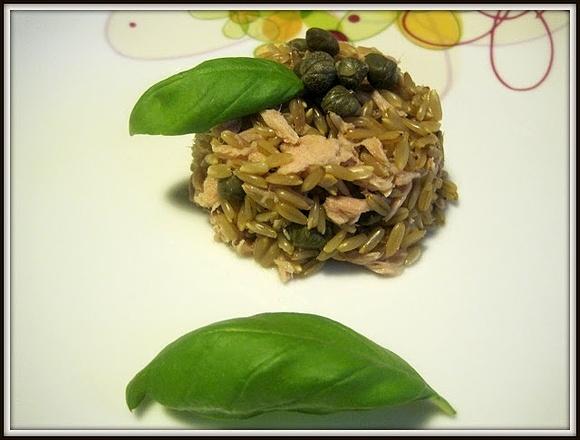 Insalata di avena con tonno e capperi