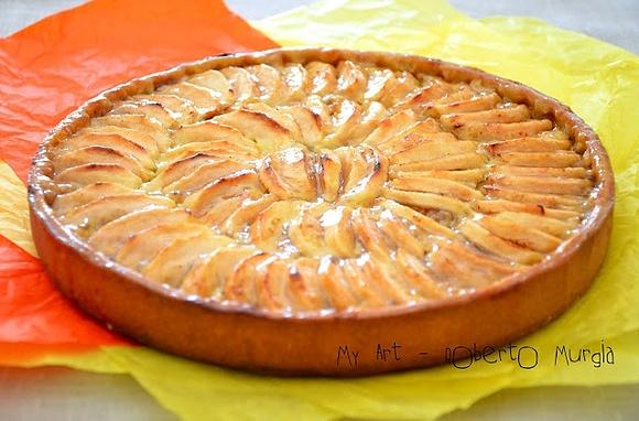 Crostata di mele annurca con rum nocciole cioccolato e crema