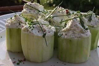 Cetrioli ripieni con formaggio cremoso