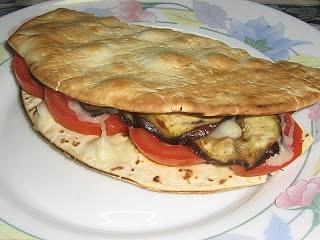 Spianata sarda farcita