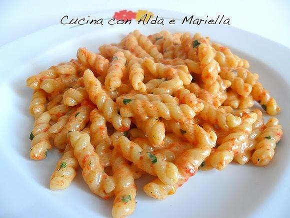 Gemelli con crema di peperoni