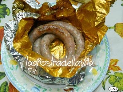 Cartoccio di salsiccia e insalata di finocchi