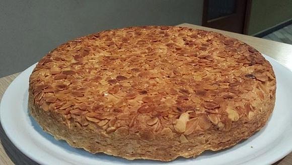 Torta alle mandorle con albumi riciclati