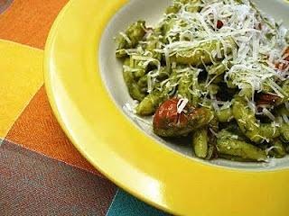 Cavatelli pugliesi con salsa di spinaci e pomodorini