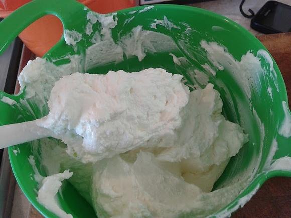 Crema al Philadelphia per farcire torte