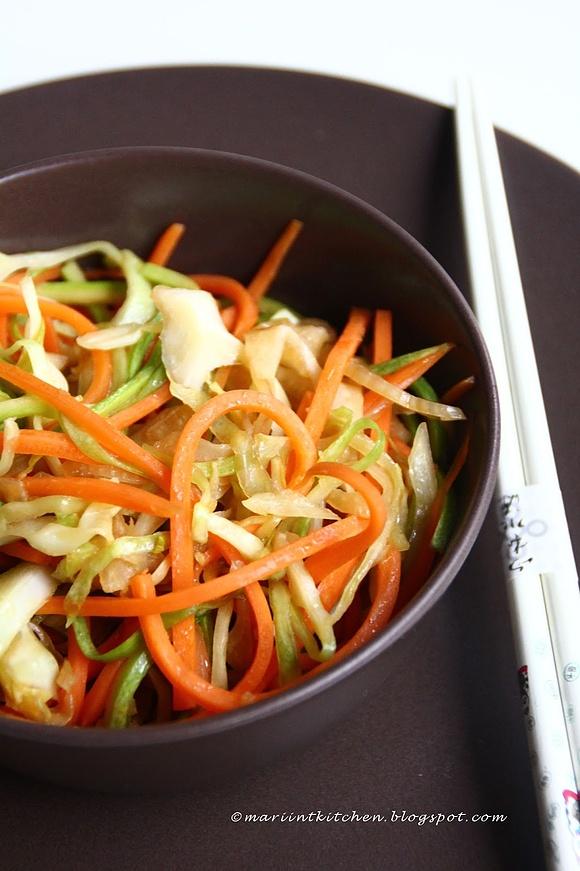 Wok di verdure con salsa di soia e zenzero