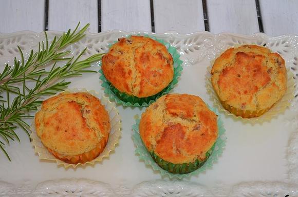 Muffin salati tonno e rosmarino
