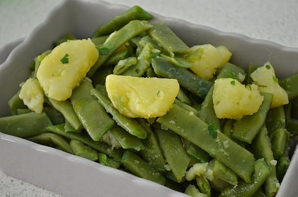 Insalata di taccole e patate