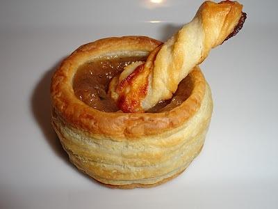 Voulevant con marmellata di pere e rosmarino