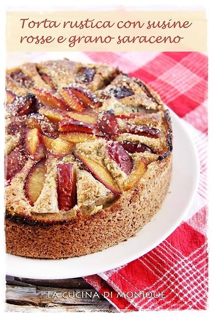 Torta rustica con susine rosse e grano saraceno