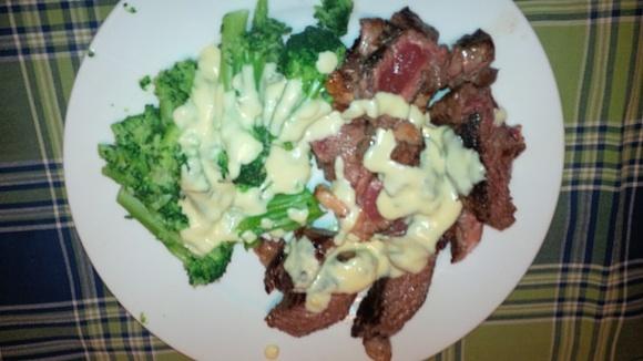 Tagliata con fonduta al pecorino