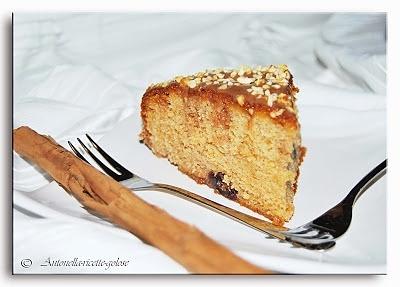 Torta alle amarene con glassa al cioccolato