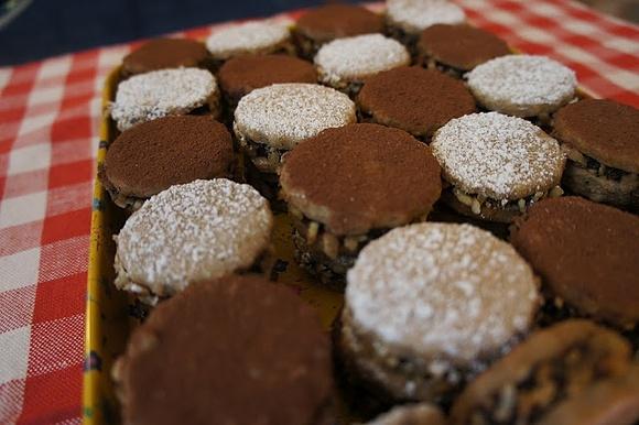 Torta casearia con cioccolato e noci