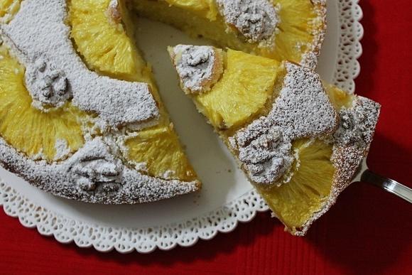 Torta all'ananas e noci senza burro