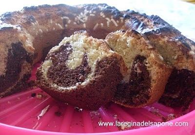Ciambellone marmorizzato senza lievito chimico né burro