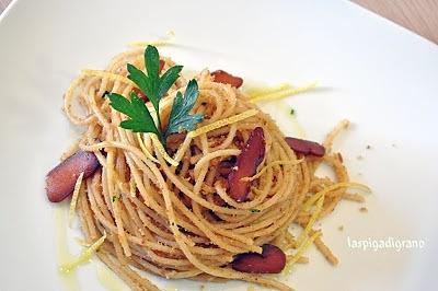 Spaghetti integrali con bottarga, limone e pangrattato