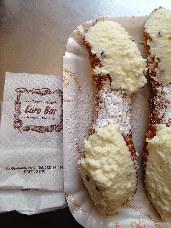 Cannoli siciliani dell'Euro Bar di Dattilo