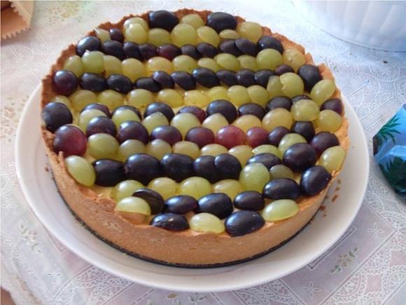 Torta Settembrina con crema al limone e uva, dolce domenicale