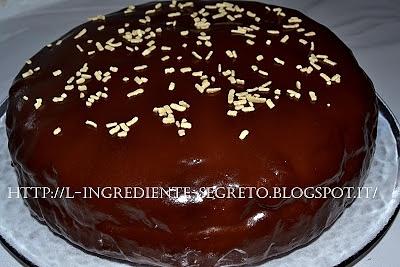 Sacher Torte con cioccolato e marmellata