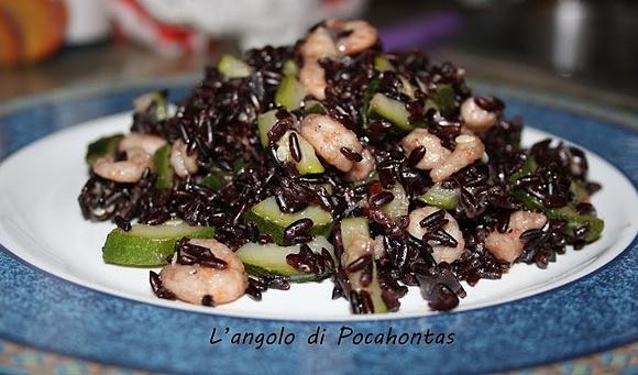 Riso venere con zucchine e gamberi