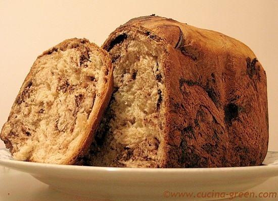 Brioche al cioccolato con macchina del pane