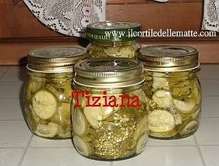 Zucchine sott'olio con aglio e origano